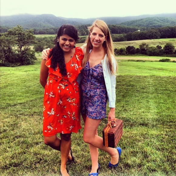 Meet your Posher, Emily - Picture 5 of 5